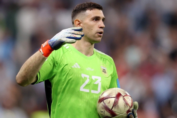 莫佩調(diào)侃撞傷萊諾成就大馬?。骸半y道他不應(yīng)該對(duì)我心存感激嗎？”